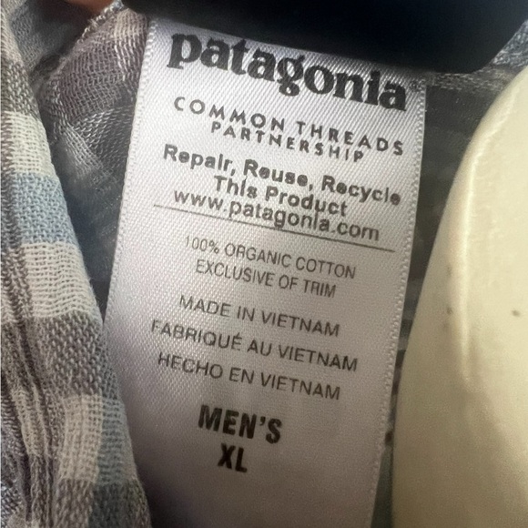 Patagonia men’s XLarge short sleeve seersucker organic cotton bundle of two - Picture 13 of 13